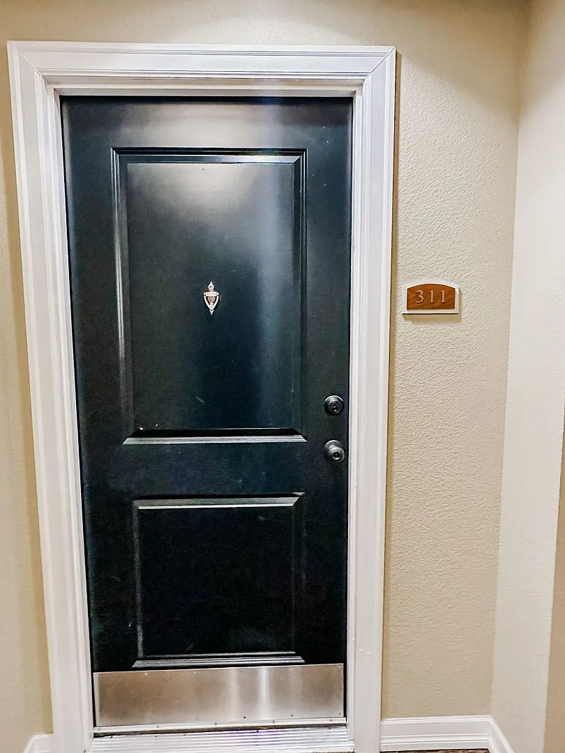 Amazing 2 Bedroom across from DU — Photo 2