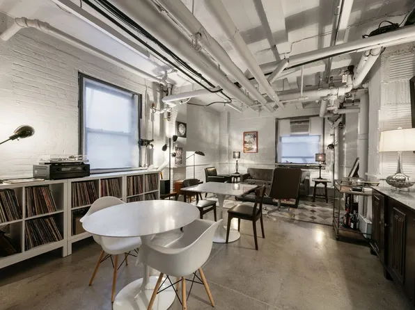 333 East 43rd Street image 19 of 21