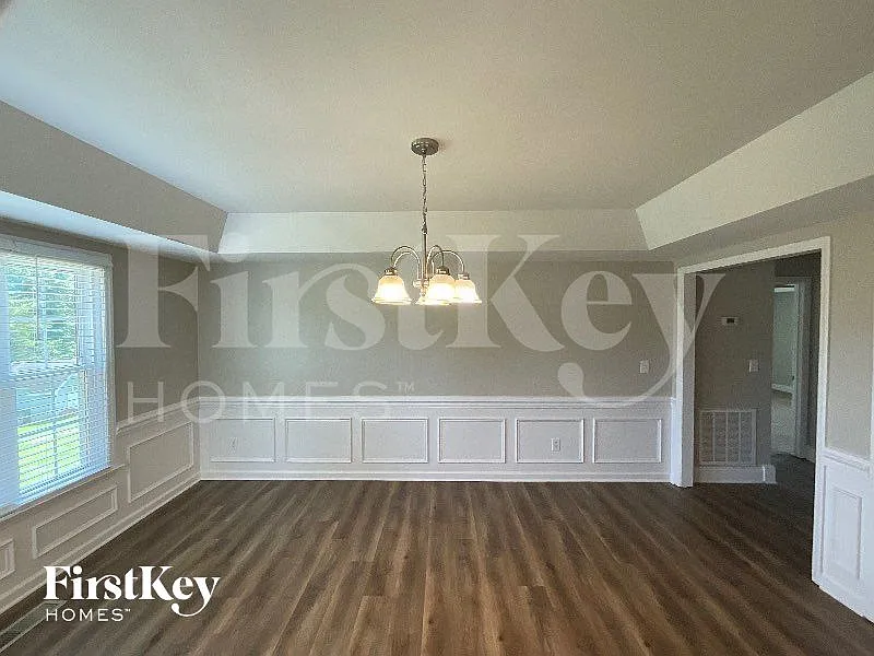 3 bed, 2.5 bath, 2566 sqft, $2,805 — Photo 4
