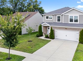 6411 Oak Village Dr, Louisville, KY 40228