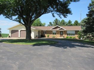 24451 Highway 136, Cascade, IA 52033