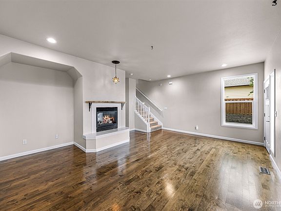 4th image of 1188 Central Drive