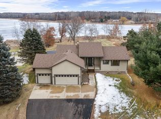 31883 Lakeway Dr NE, Cambridge, MN 55008