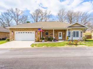 2118 Zion Dr, Sevierville, TN 37862