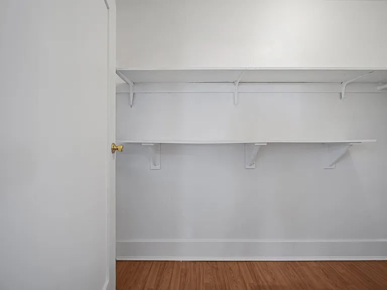 1033 N Edgemont St #1/2 — Photo 7