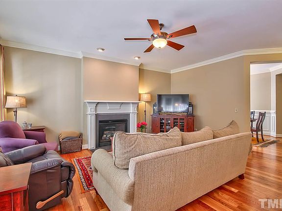 5th image of 231 Thorndale Dr