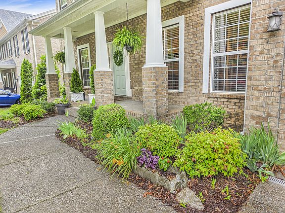 3rd image of 304 Forest Bend Dr