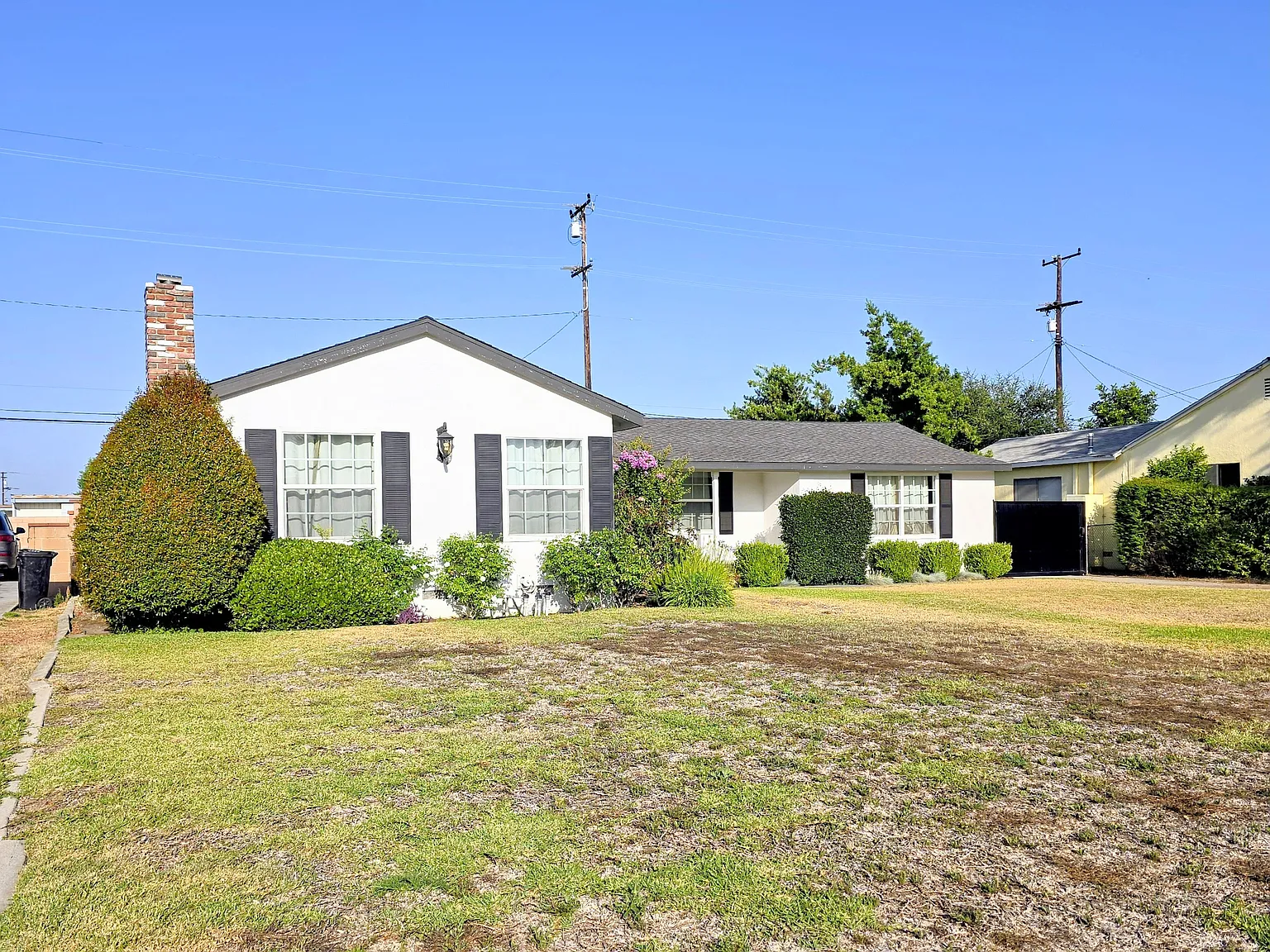 4 bed, 2.5 bath, 2092 sqft, $6,525 — Photo 2