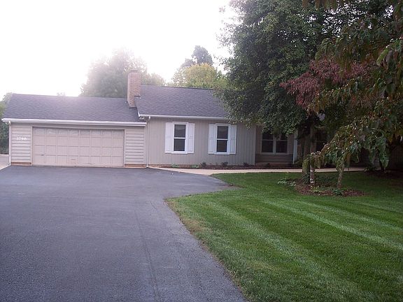 View front of home from the street