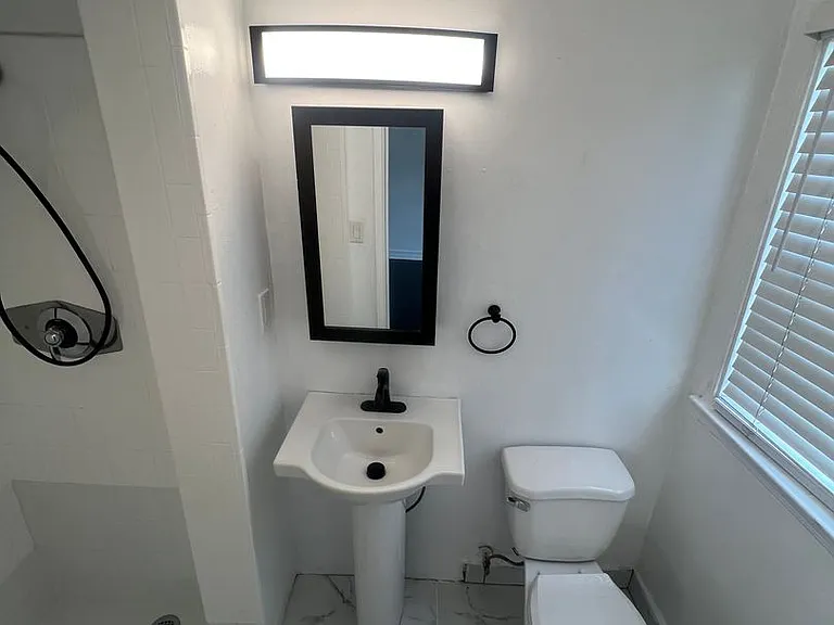 Blake Manor — Photo 13