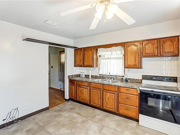 5th image of 4333 Crestwood Ave