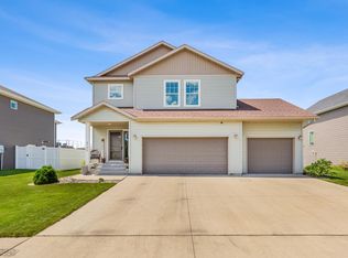 4735 54th St S, Fargo, ND 58104