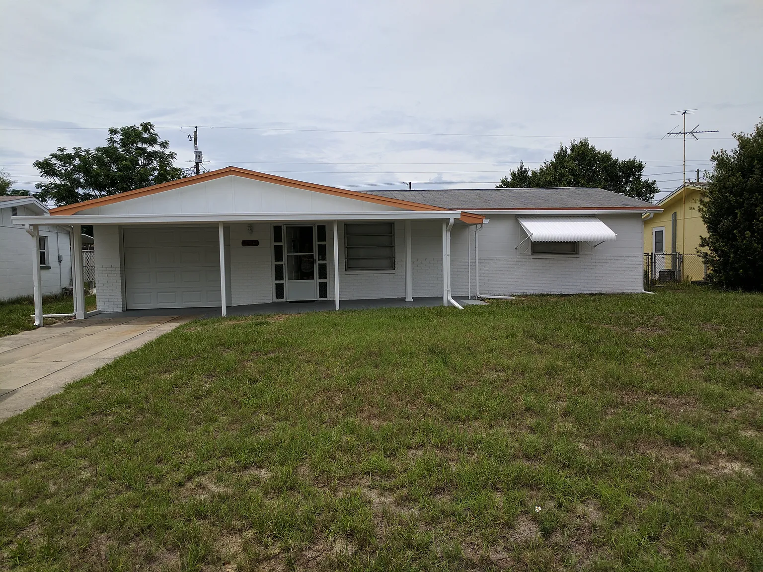 Single family home for rent — Photo 1