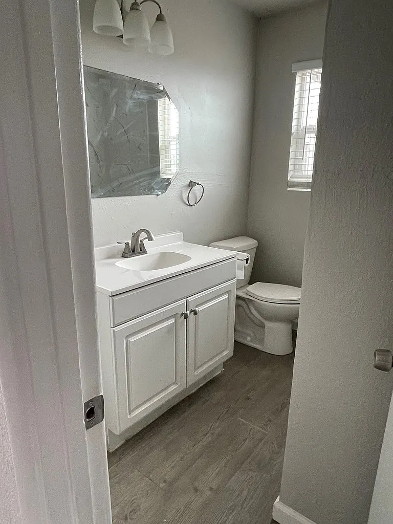 3 bed, 1080 sqft, $1,800 — Photo 4
