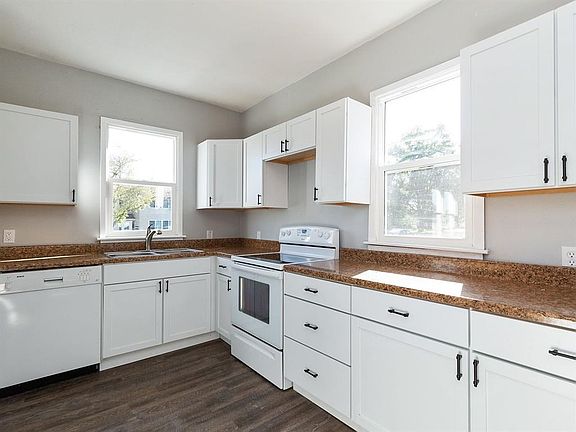 4th image of 1013 E Main St