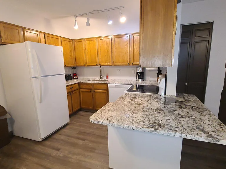 331 Wright St #201 — Photo 3