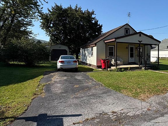 3rd image of 18 Fairfield St