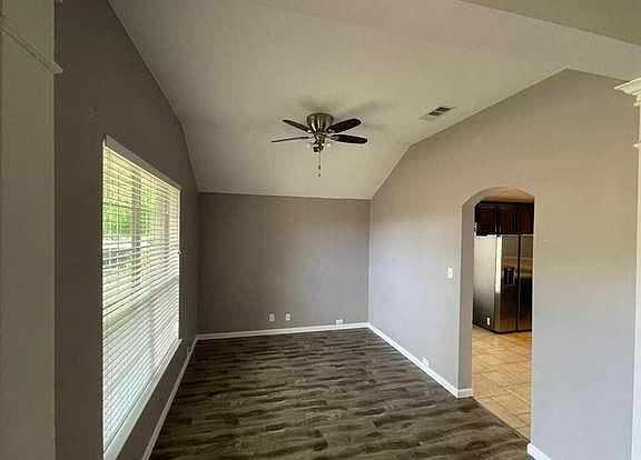 3rd image of 6937 Willow Crest Dr