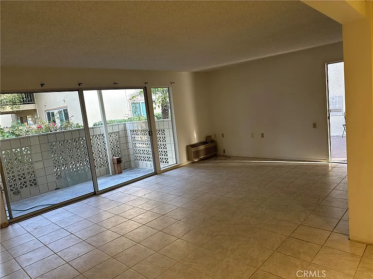 163 Avenida Majorca #B — Photo 15