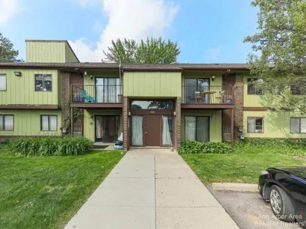 1472 W Chateau Vert St APT D, Ypsilanti, MI 48197