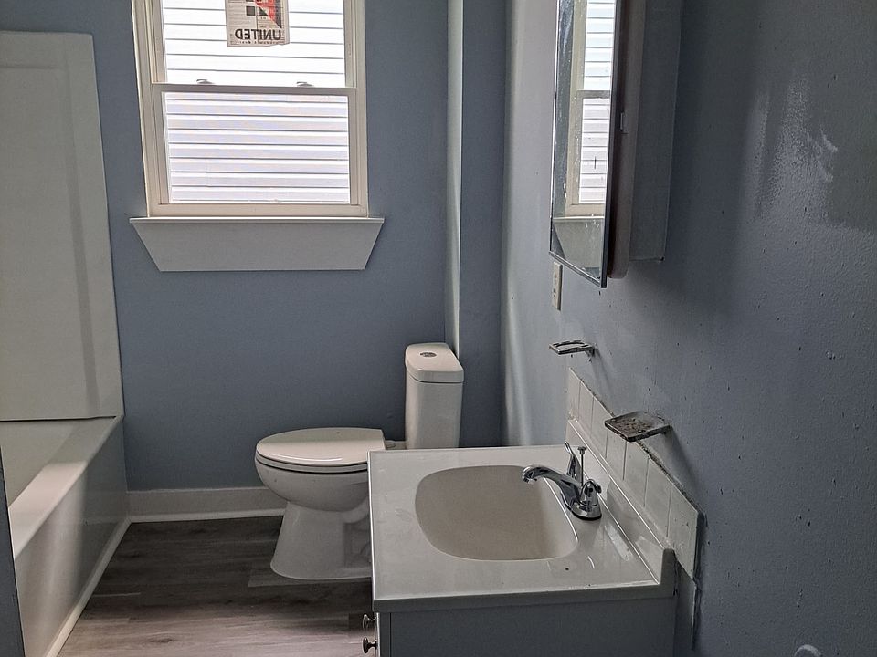 2nd image of 1028 26th St #1