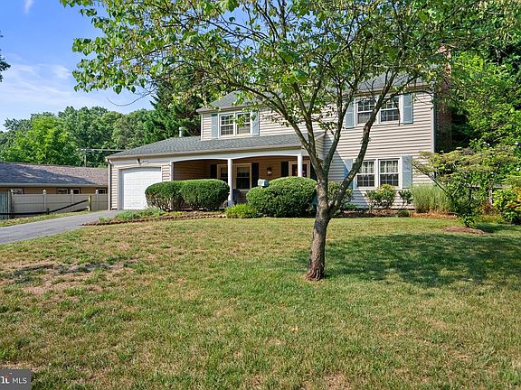 2nd image of 4000 Wakefield Ln