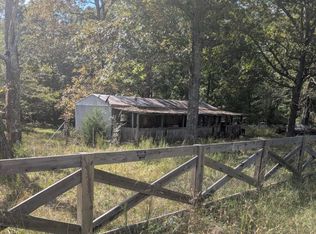 2775 Hurricane Creek Rd, Mc Ewen, TN 37101