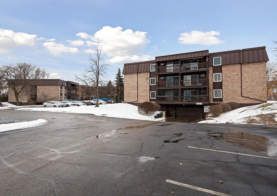 1st image of 4201 Lakeside Ave N APT 118