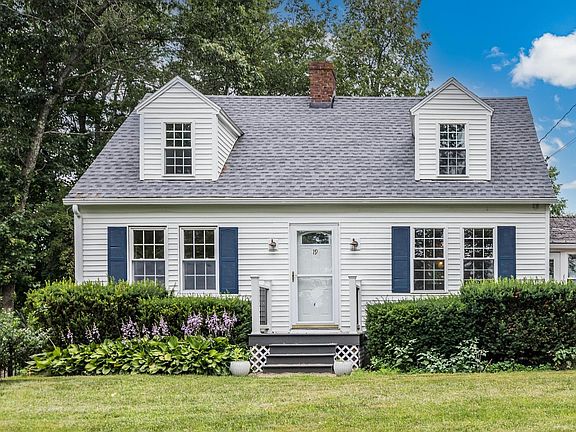 3rd image of 19 Winnicutt Road
