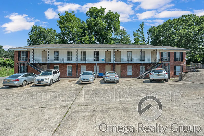 Woodcrest Apartments — Photo 1