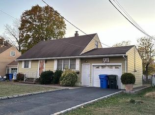 39 Plymouth Dr, Iselin, NJ 08830