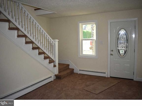 3rd image of 836 Bunting St