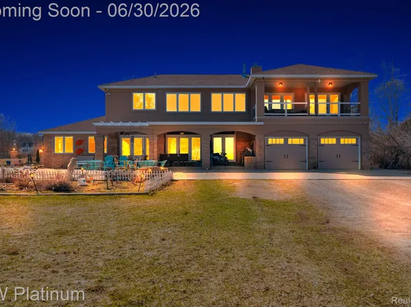 2235 Lakeshore Rd, Harbor Beach, MI 48441