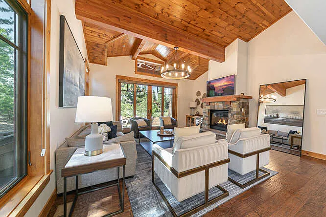 10236 Valmont Trl — Photo 2