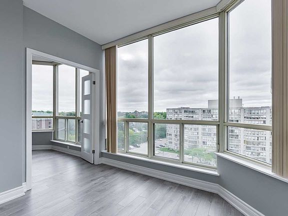 5th image of 309 Major Mackenzie Dr E #1013