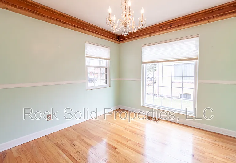 219 W 4th Ave — Photo 16