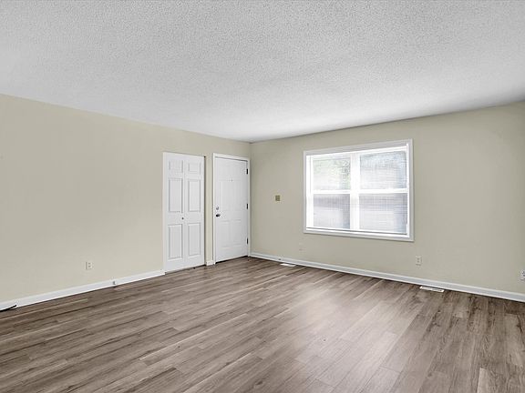 4th image of 253 Keystone Dr #4