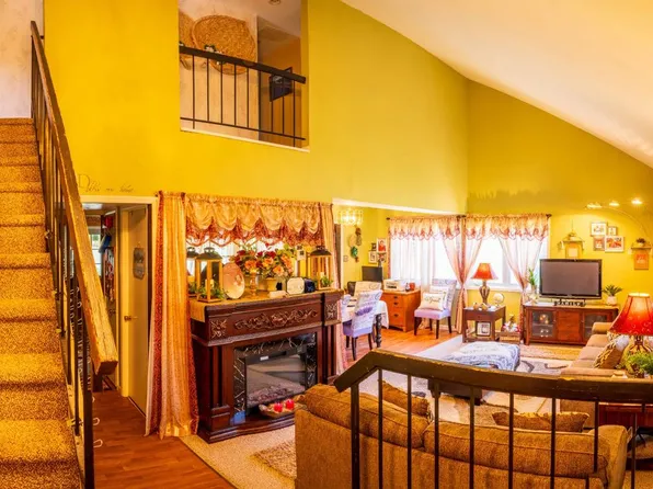 19 Pritchard Ln, Sicklerville, NJ 08081