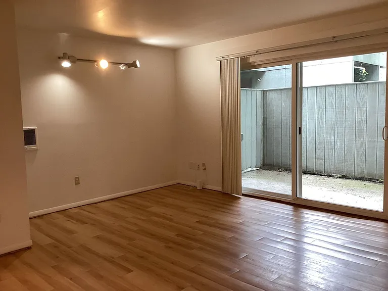 University Park Apartments near Cornell University — Photo 242