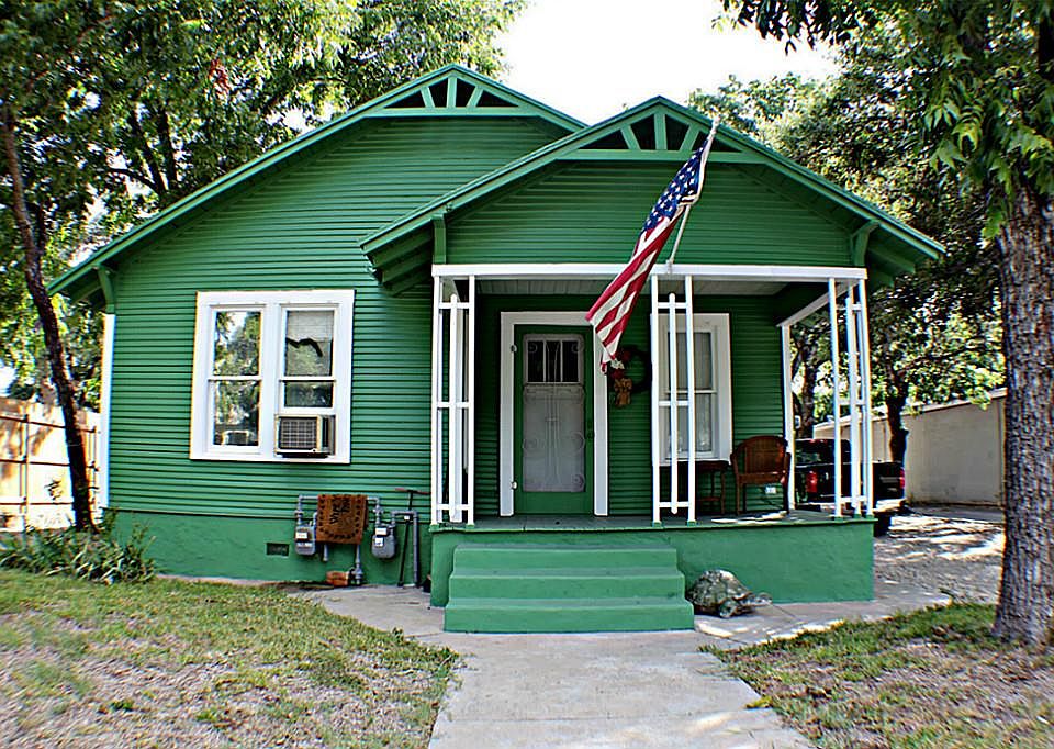 1st image of 556 N Union Ave