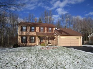 16 Pinewood Knl, Rochester, NY 14624