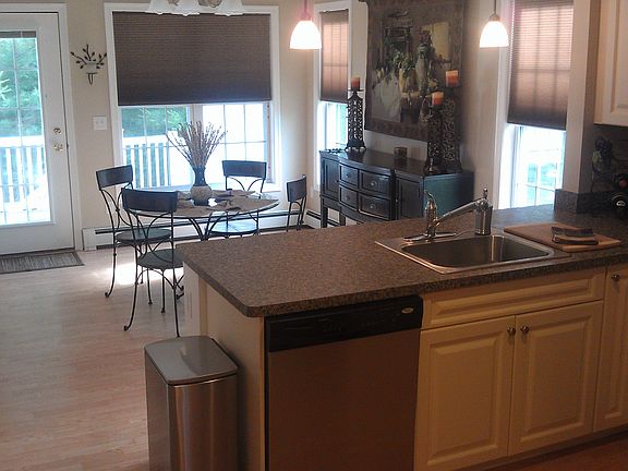 5th image of 44 Sycamore Dr