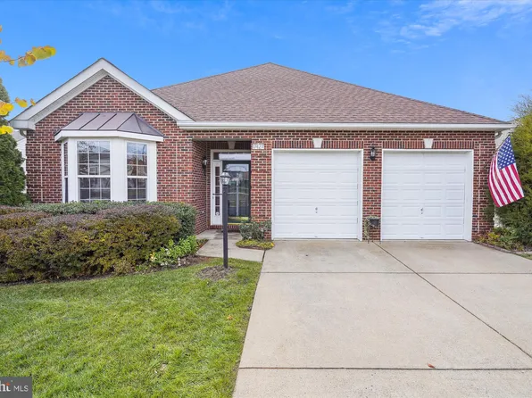 17427 Four Seasons Dr, Dumfries, VA 22025