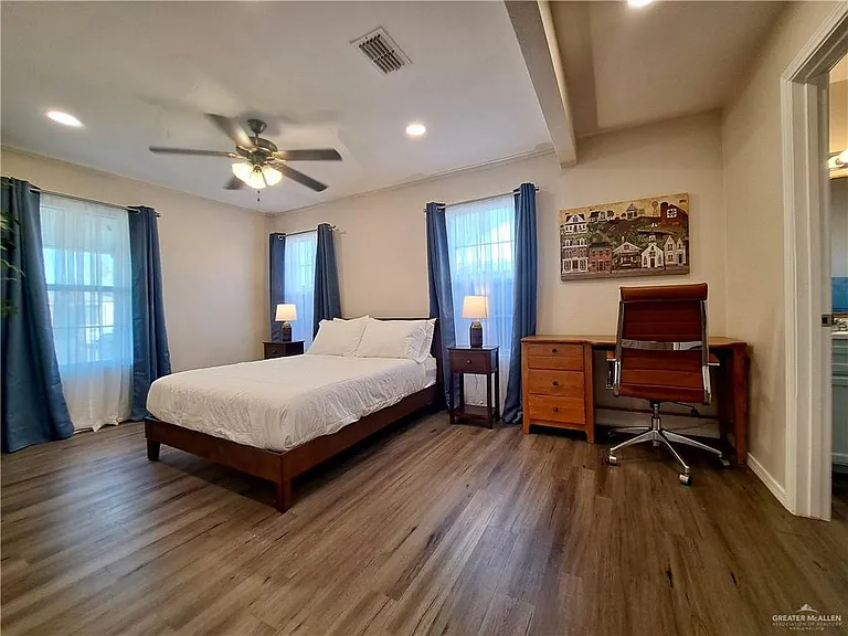 405 Cedar Ave — Photo 11