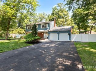 8 Garfield Ct, North Brunswick, NJ 08902