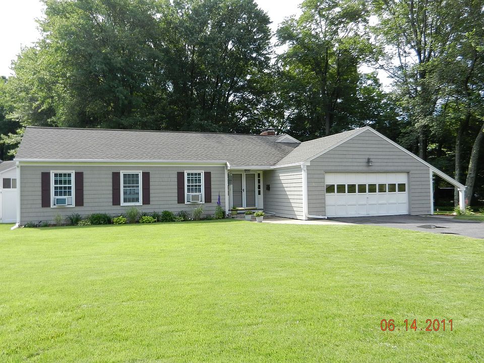 2nd image of 8 Lochaven Rd