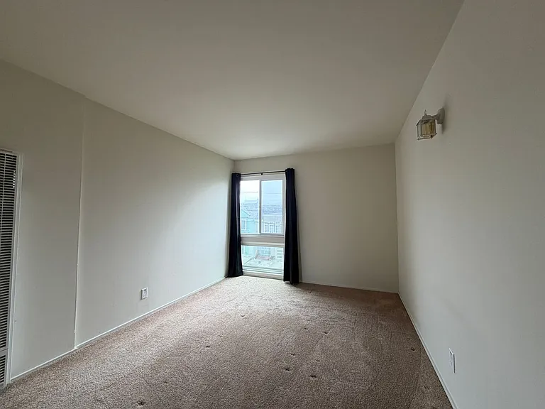 571 33rd Ave #6 — Photo 7