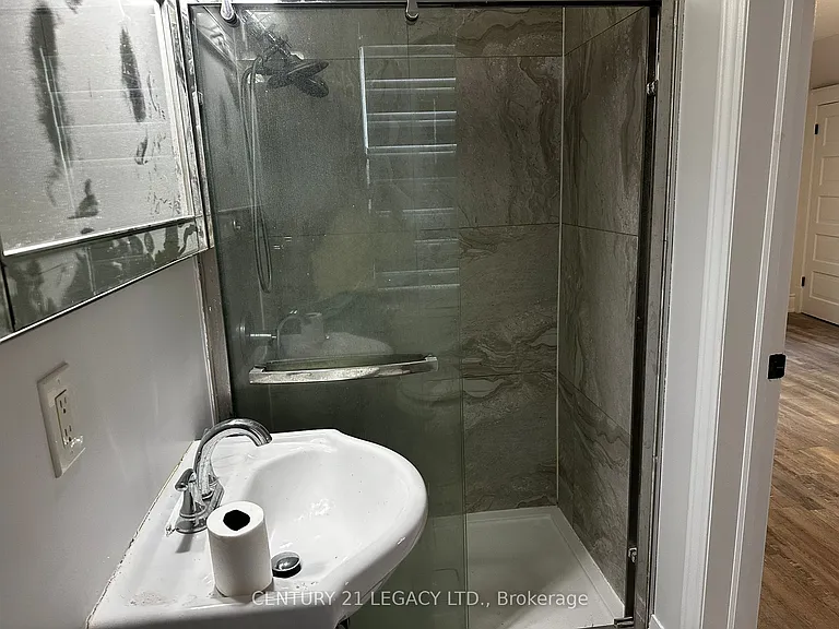 6251 Ker St E — Photo 7
