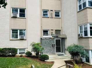 2339 40th Pl NW APT 302, Washington, DC 20007