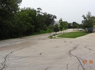 1712 Edgewood Ct, Algonquin, IL 60102